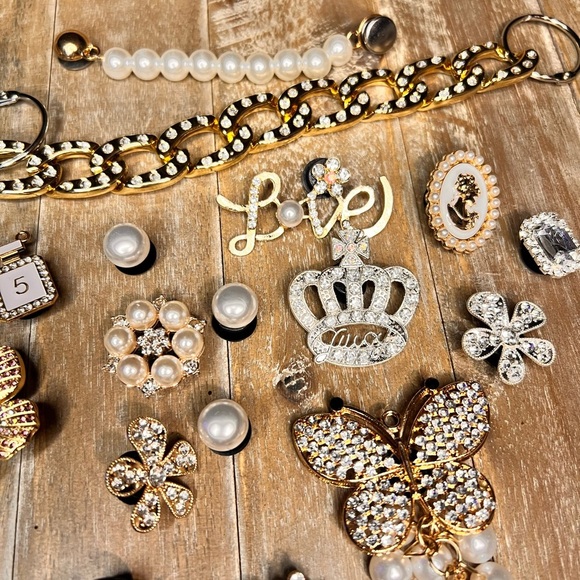 Croc Charms - Picture 3 of 6